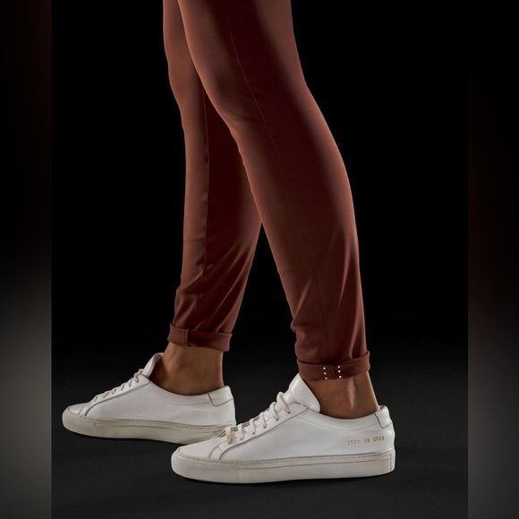 Lululemon High Rise City Sleek Slim-Fit 5 Pocket Pant - Picture 4 of 11